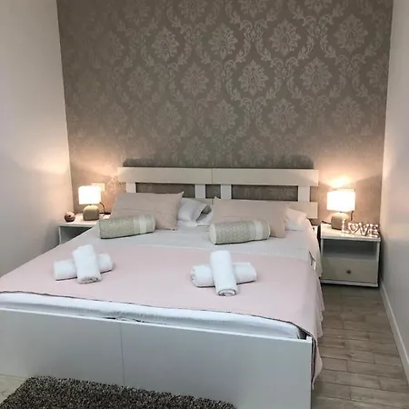 Apartment Sweet Dreams